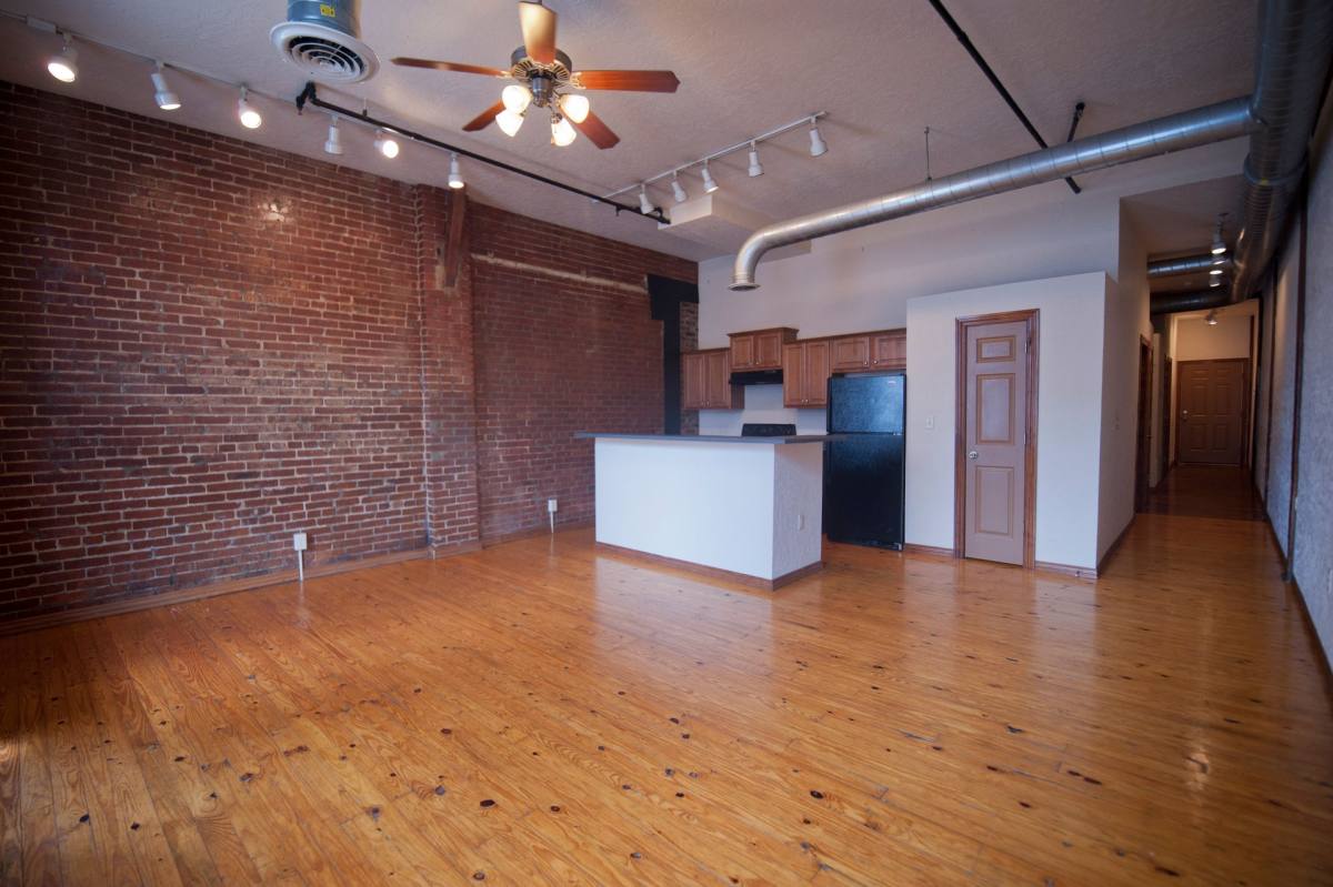 Apartment for rent at 505 N Jefferson Ave, Springfield, MO 65806