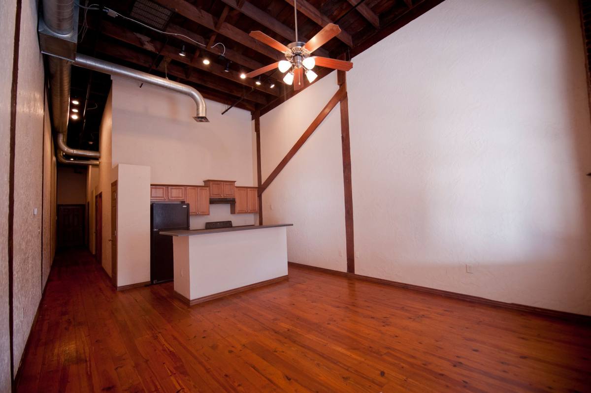 Apartment for rent at 505 N Jefferson Ave, Springfield, MO 65806