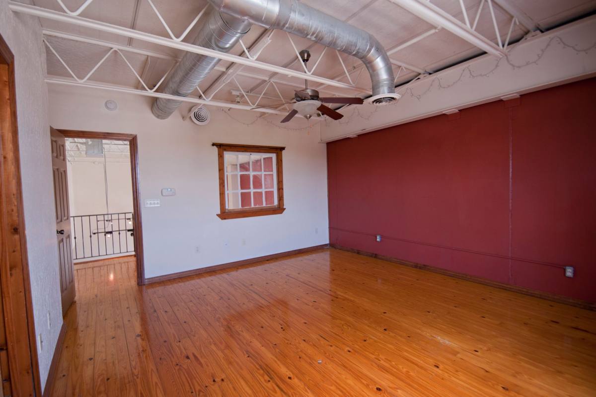 Apartment for rent at 520 W Olive St, Springfield, MO 65806