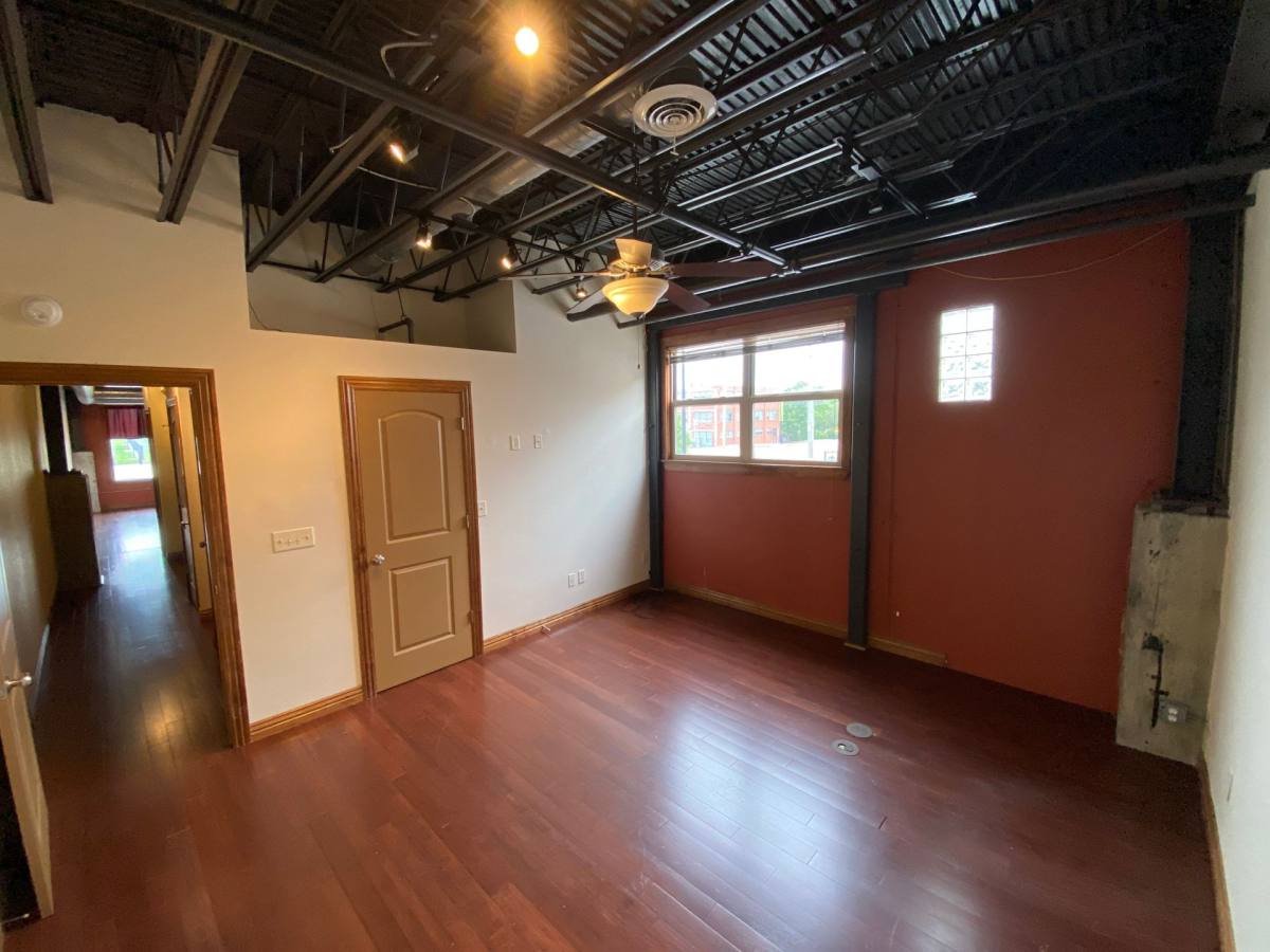 Apartment for rent at 520 W Olive St, Springfield, MO 65806
