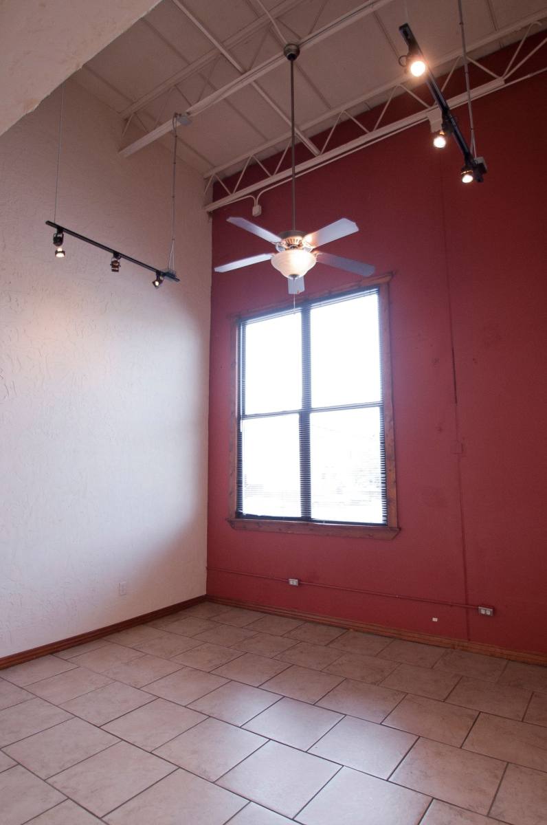 Apartment for rent at 520 W Olive St, Springfield, MO 65806