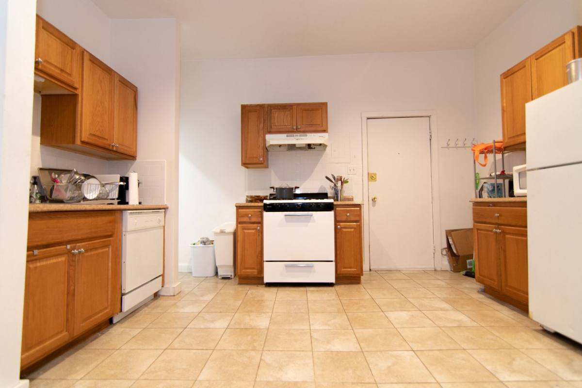Apartment for rent at 38 Brighton Ave #4, Allston, MA 02134