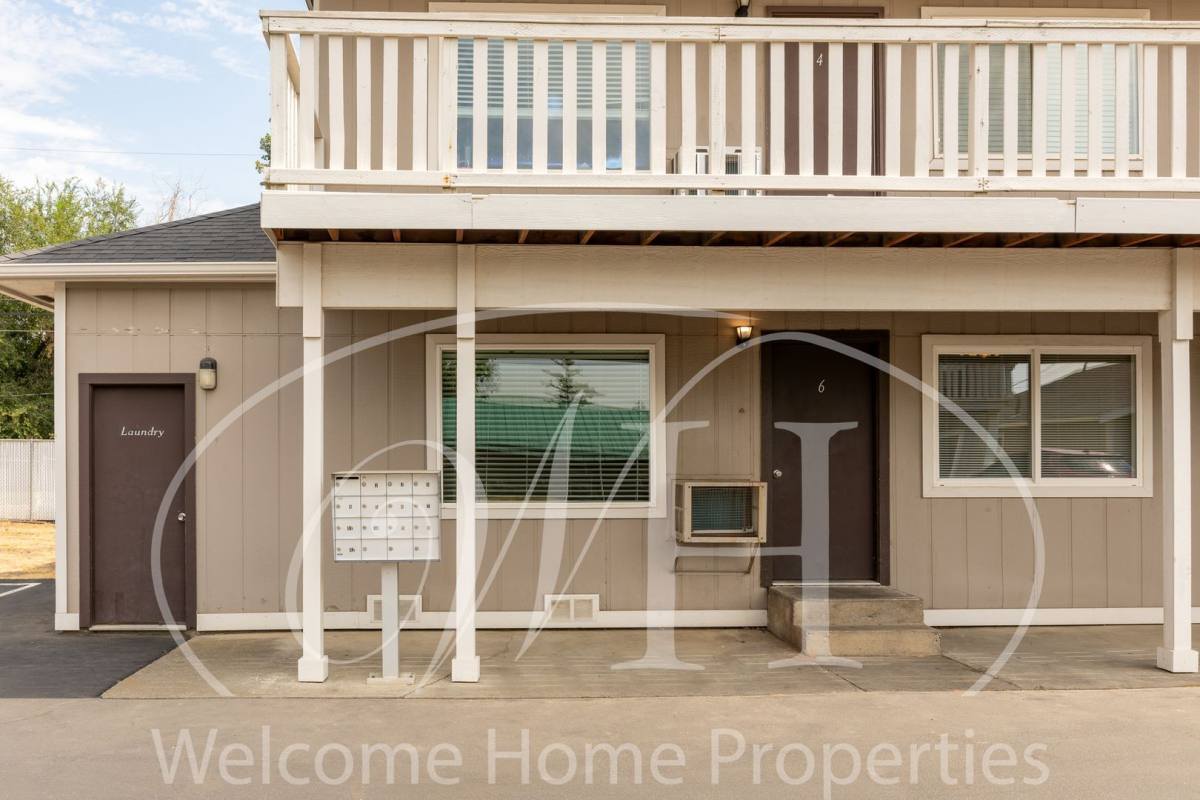 Apartment for rent at 108 SE 6th St, College Place, WA 99324