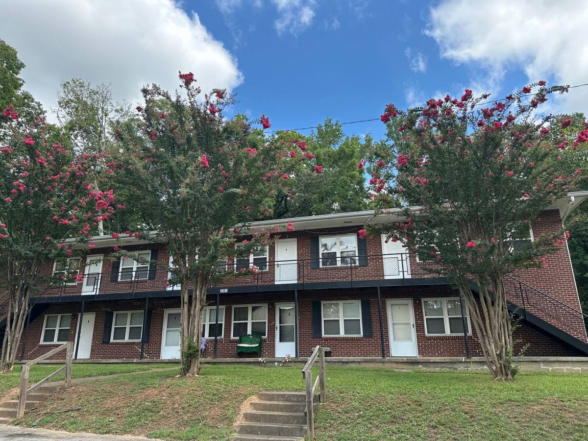 Apartment for rent at 3301 Navajo Dr, Chattanooga, TN 37411