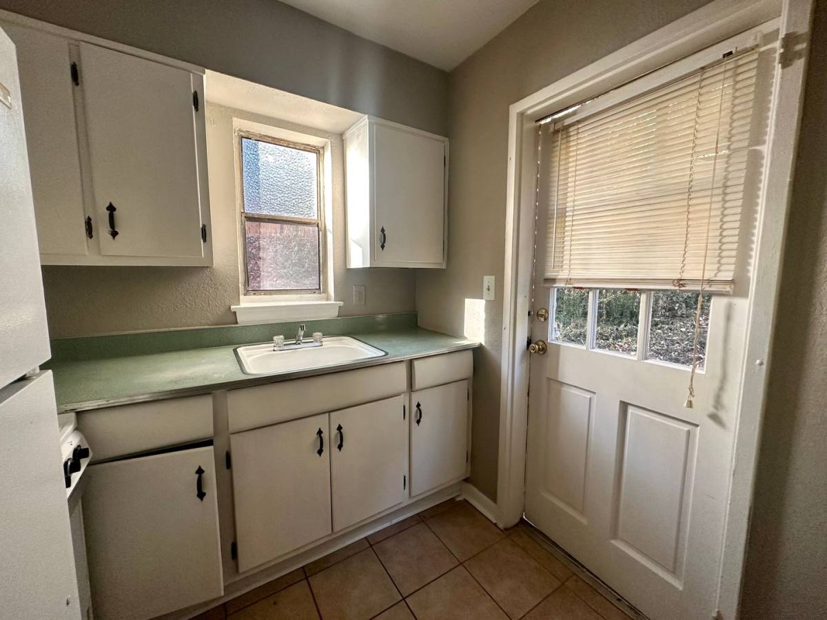 Apartment for rent at 3301 Navajo Dr, Chattanooga, TN 37411