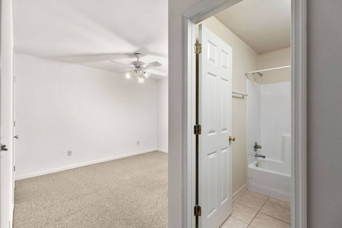 Apartment for rent at 420 E Magnolia Ave, Auburn, AL 36830