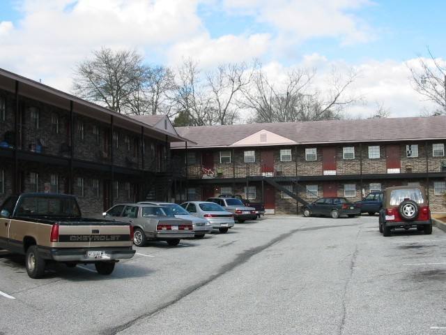 Apartment for rent at 351 E Glenn Ave, Auburn, AL 36830