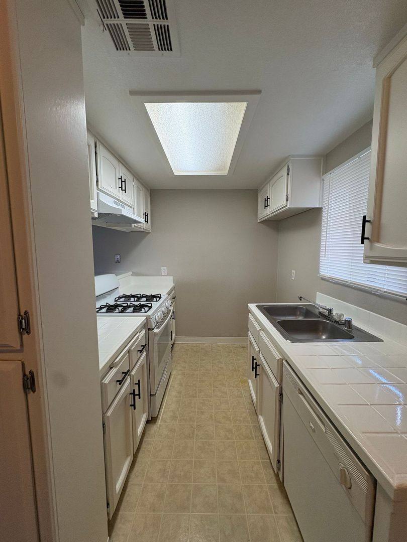 Apartment for rent at 2705 Villalovos Court, Bakersfield, CA 93304