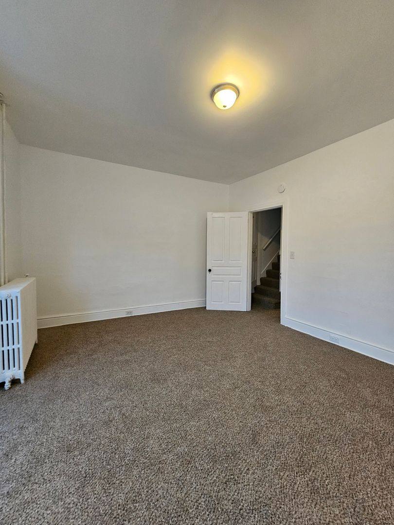 House for rent at 921 W Poplar St, York, PA 17401