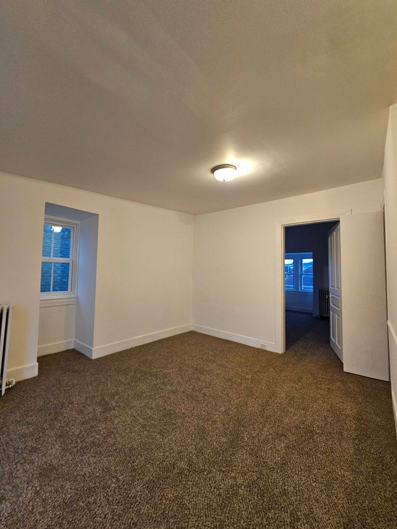 House for rent at 921 W Poplar St, York, PA 17401