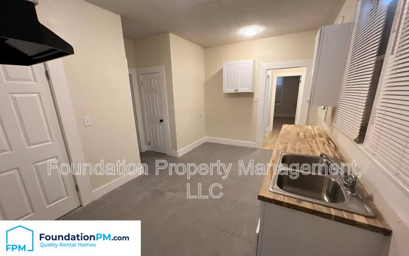 House for rent at 1683 Walker Ave, Memphis, TN 38114