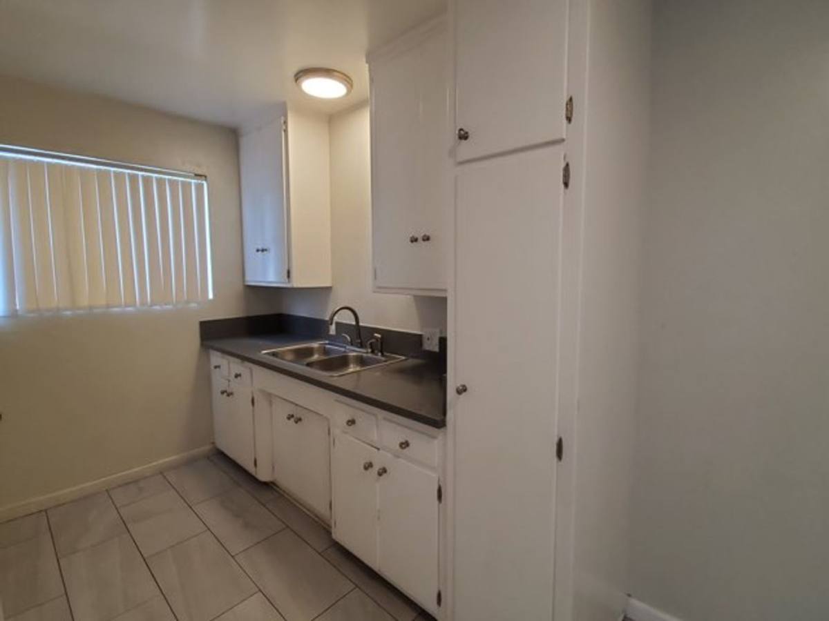 Apartment for rent at 639 E Martin Luther King Jr Blvd, Los Angeles, CA 90011