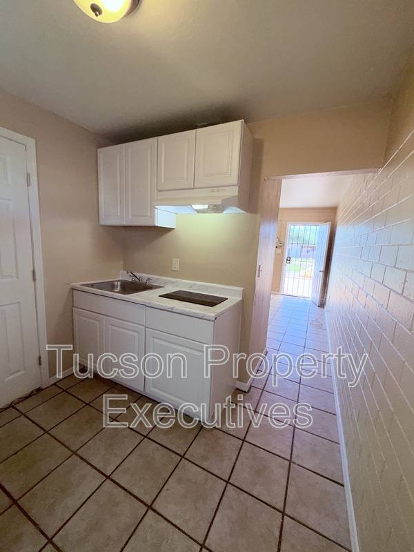 Apartment for rent at 232 W Flores St #7, Tucson, AZ 85705