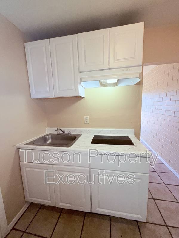 Apartment for rent at 232 W Flores St #7, Tucson, AZ 85705