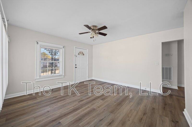 House for rent at 807 N Morris St, Gastonia, NC 28052
