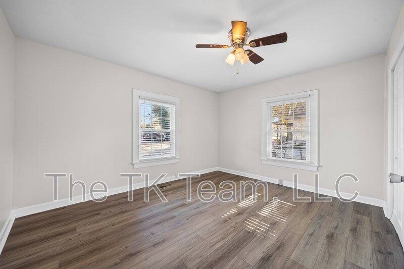 House for rent at 807 N Morris St, Gastonia, NC 28052