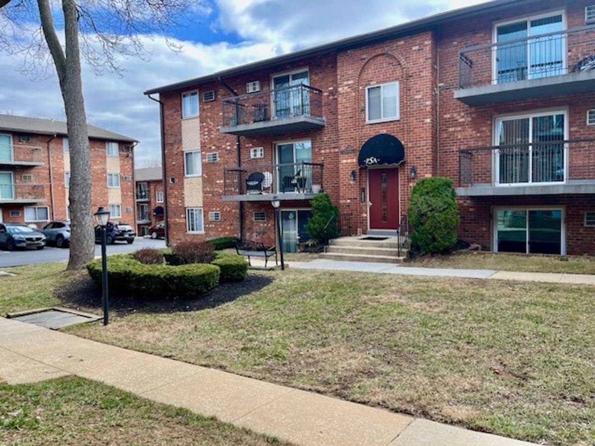 Apartment for rent at 640 S Ave, Clifton Heights, PA 19018