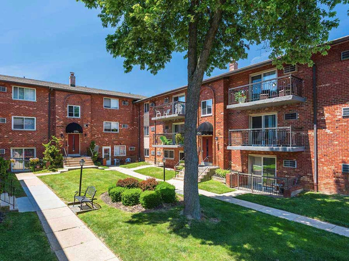 Apartment for rent at 640 S Ave, Clifton Heights, PA 19018