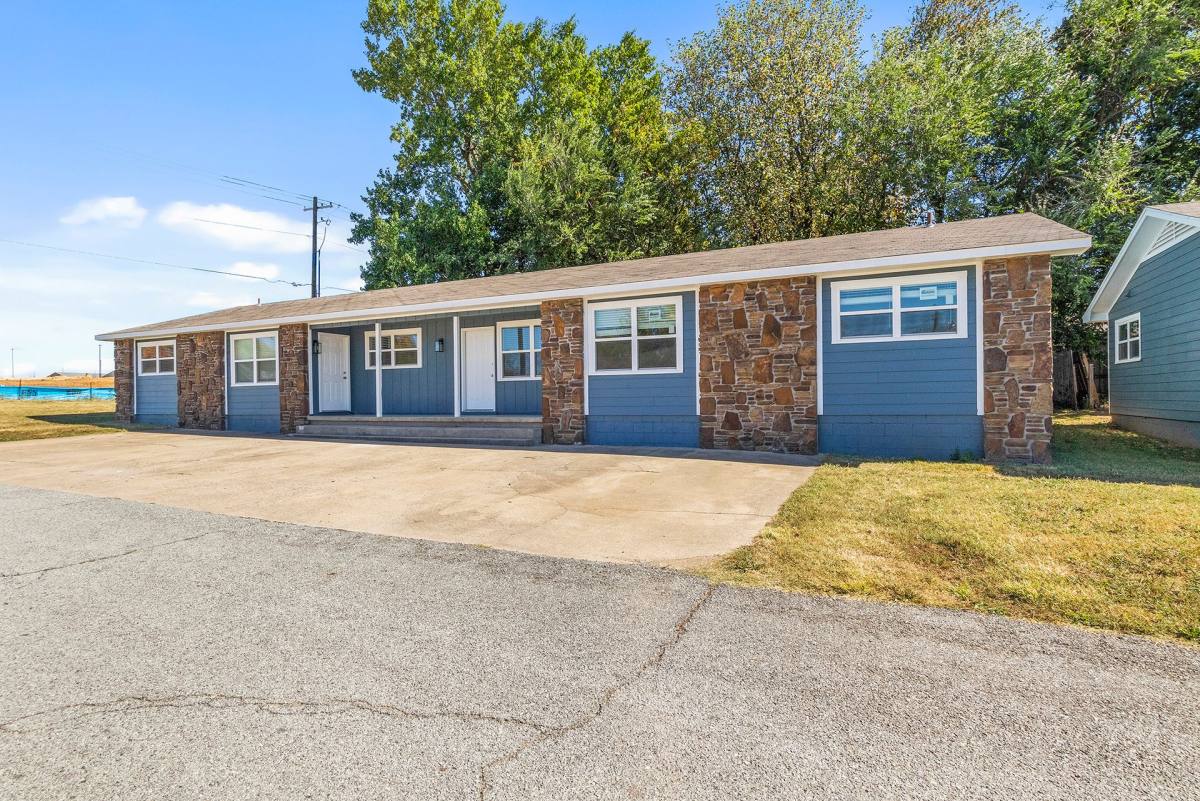 Apartment for rent at 2331 W Deane St, Fayetteville, AR 72703