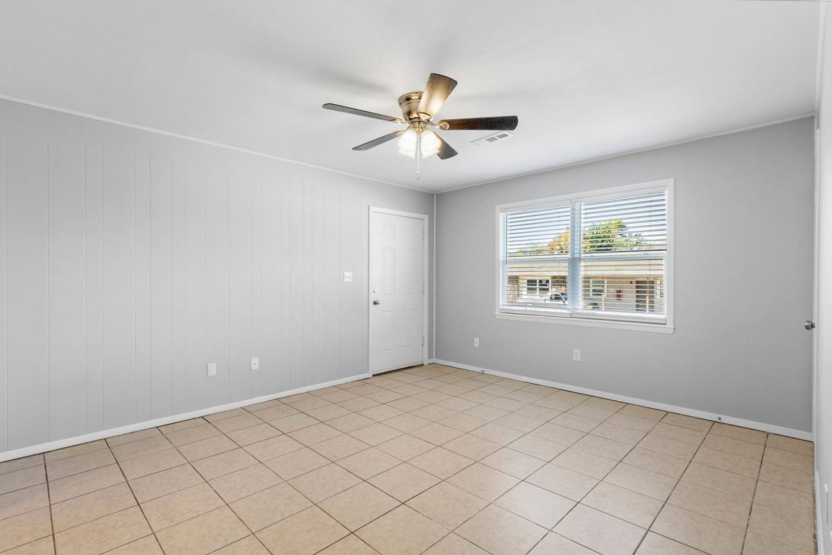 Apartment for rent at 2331 W Deane St, Fayetteville, AR 72703