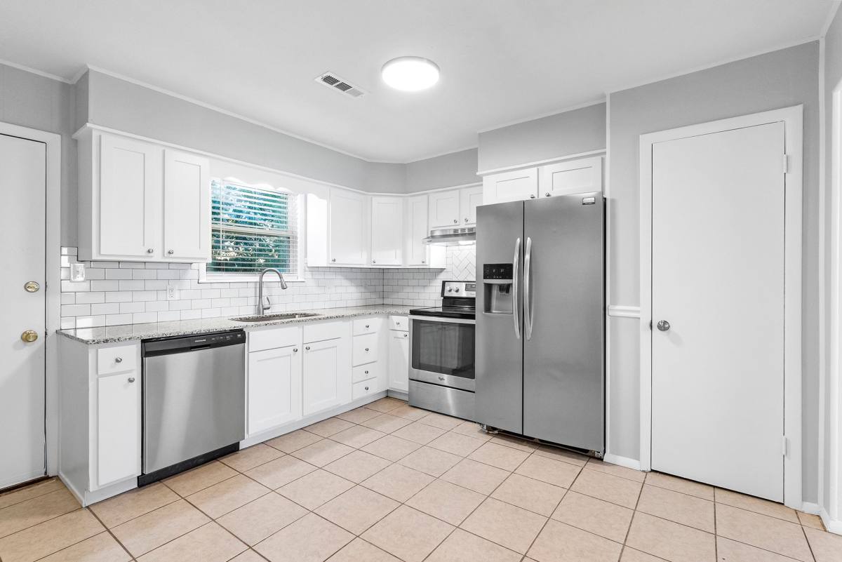 Apartment for rent at 2331 W Deane St, Fayetteville, AR 72703