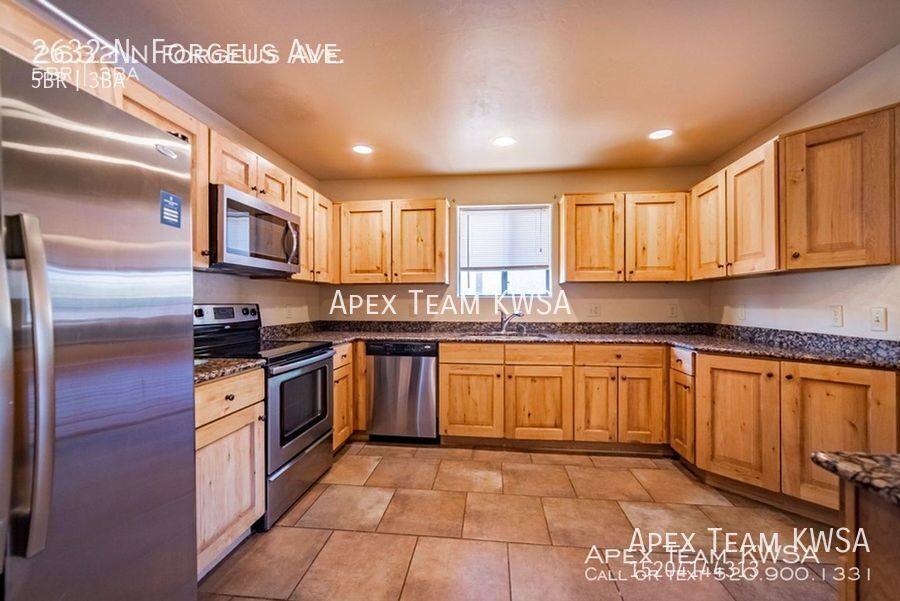 2632 N Forgeus Ave, Tucson, AZ 85716