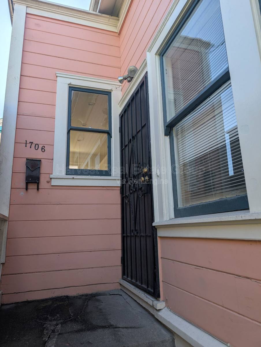Apartment for rent at 1704 10th Ave #1706, Oakland, CA 94606