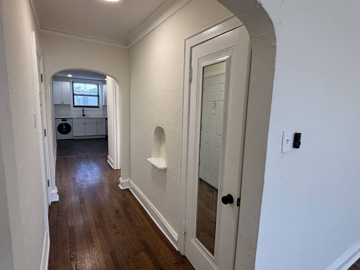 Apartment for rent at 5509 N Lincoln Ave #3, Chicago, IL 60625