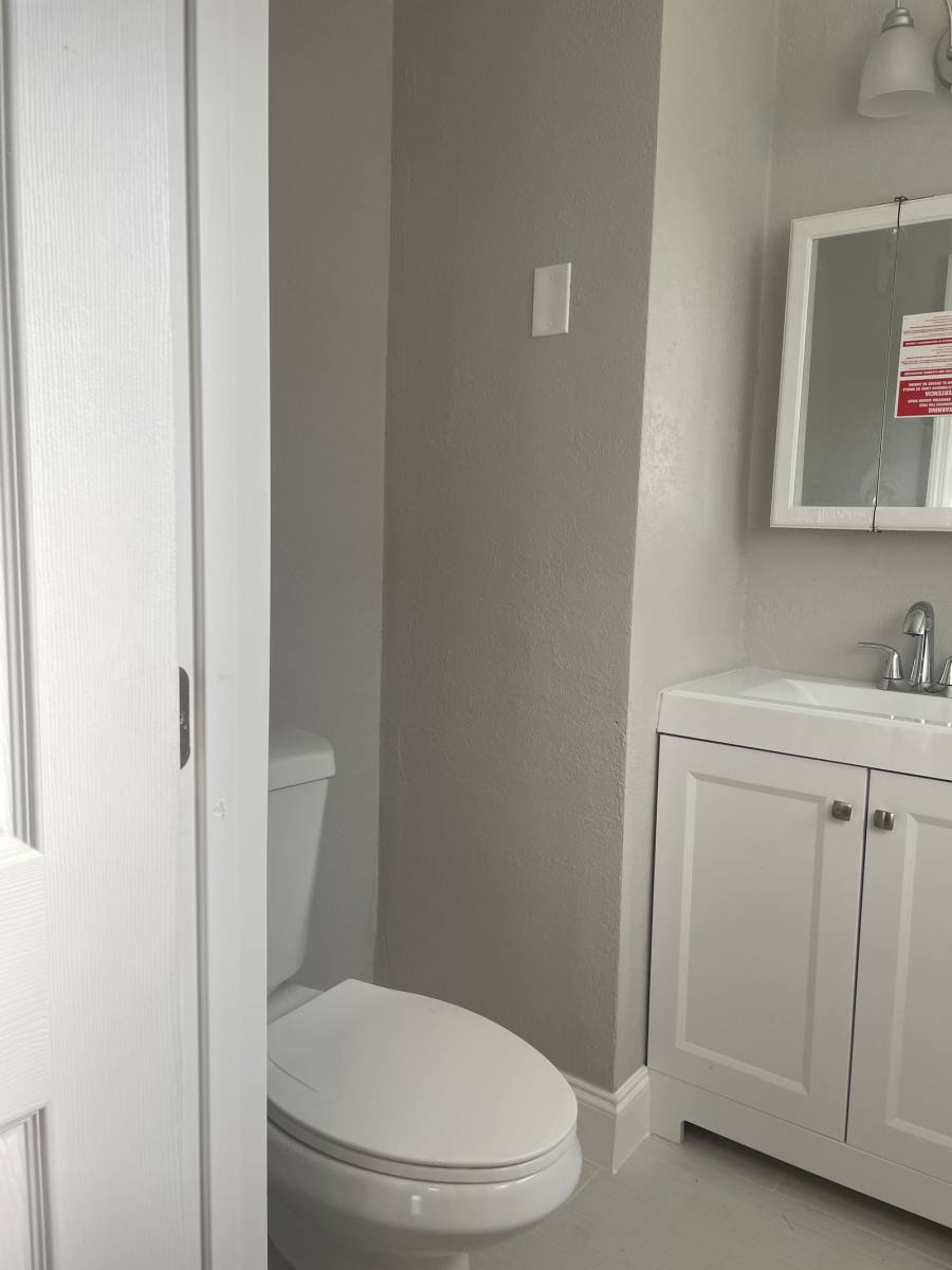 Apartment for rent at 7948 Embassy Blvd, Hollywood, FL 33023