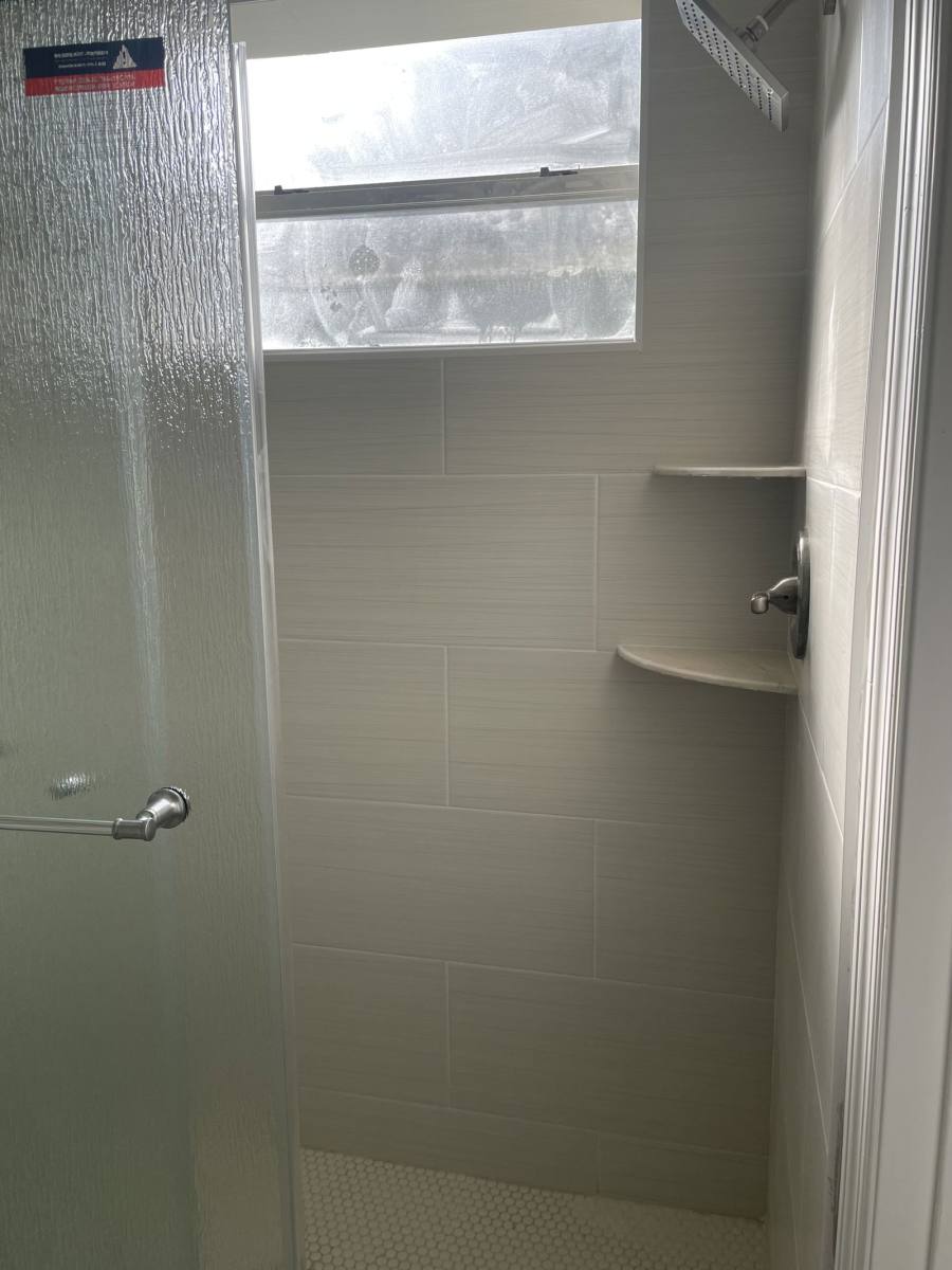 Apartment for rent at 7948 Embassy Blvd, Hollywood, FL 33023