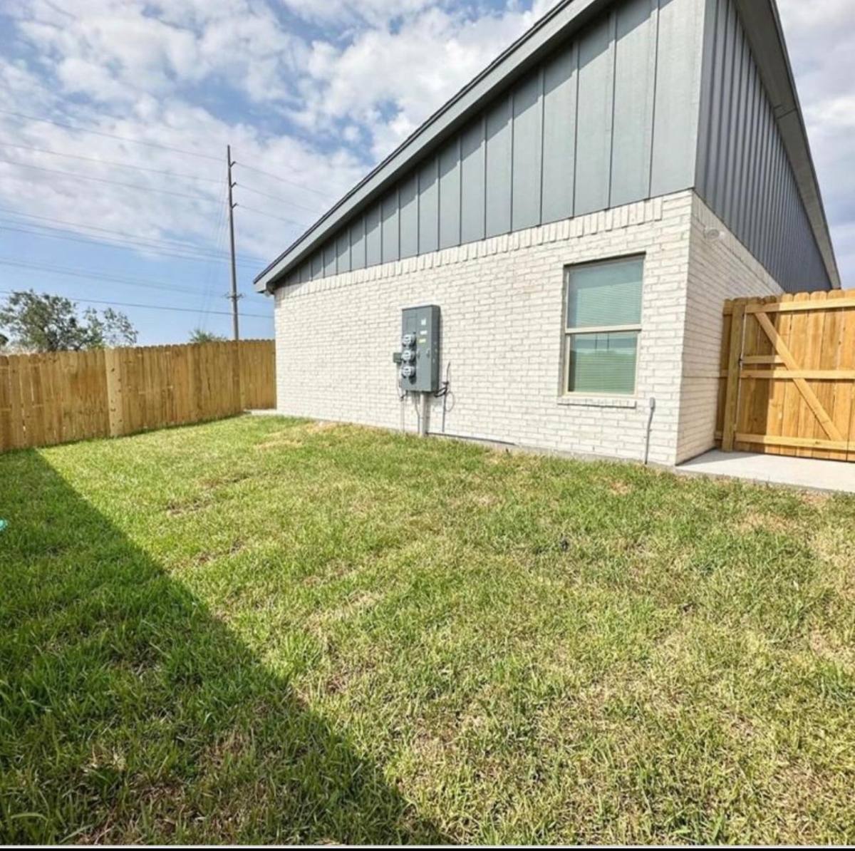 Apartment for rent at 1606 Playa Dr #3, Weslaco, TX 78596