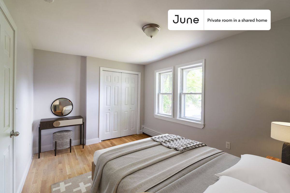 678 Bennington St #A, East Boston, MA 02128