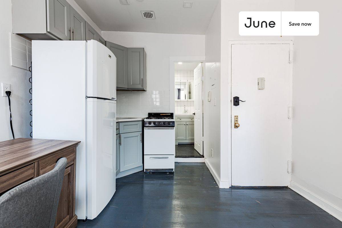 Apartment for rent at 324 1 2 E 8 St #3B, New York, NY 10009