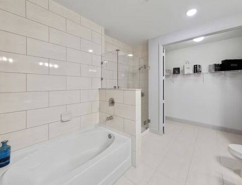 Apartment for rent at 8803 NW 41st St, Miami, FL 33166