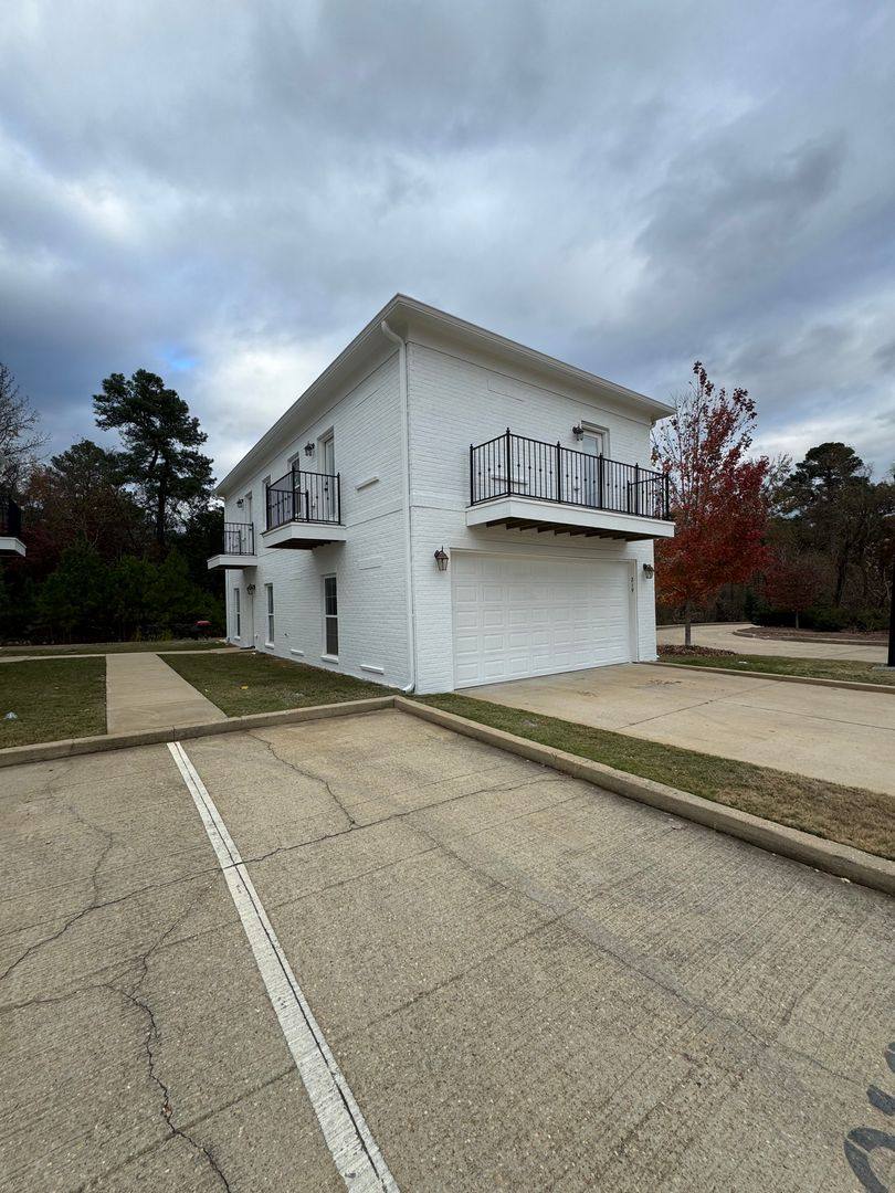 House for rent at 200 Park W Loop, Oxford, MS 38655