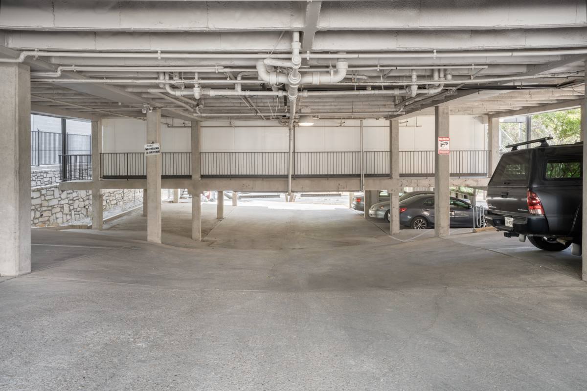 Apartment for rent at 2520 Longview St, Austin, TX 78705