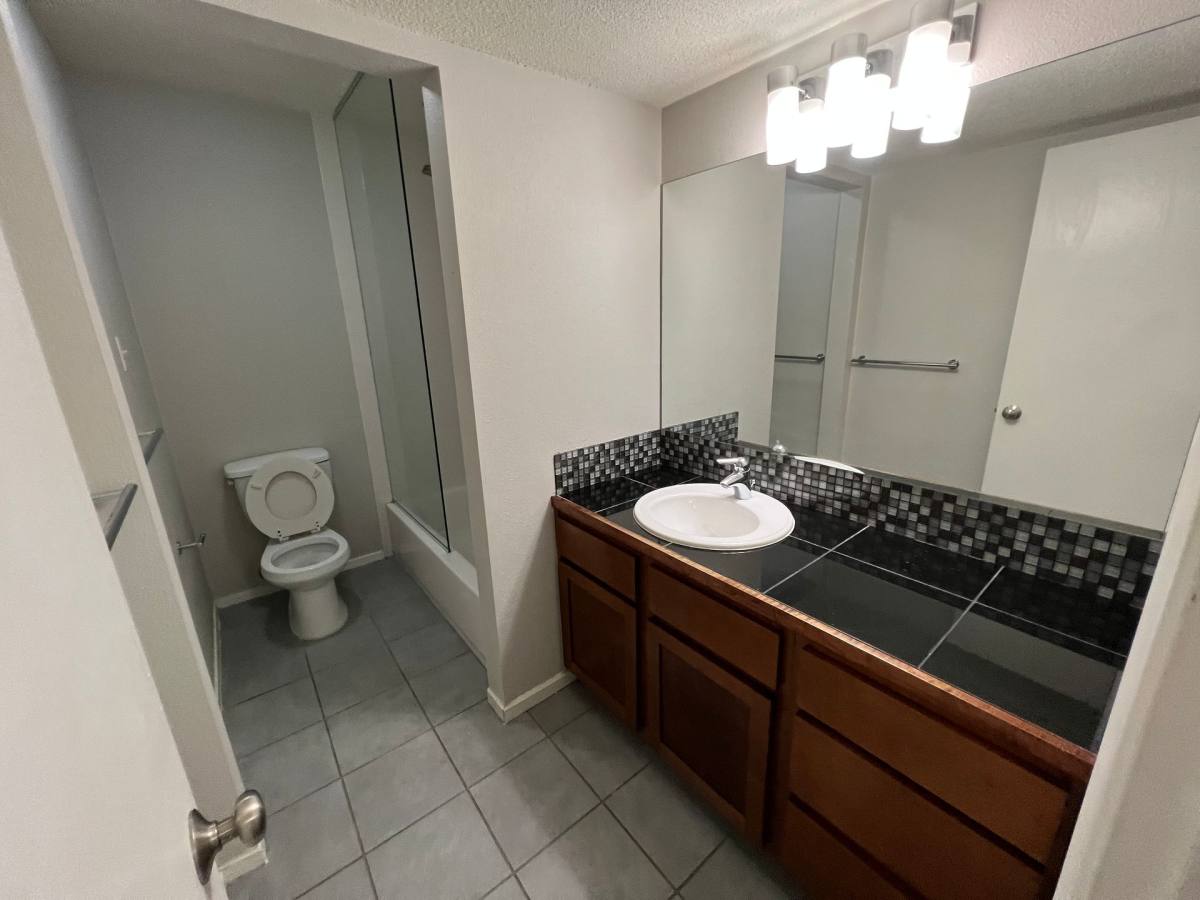 Apartment for rent at 2520 Longview St, Austin, TX 78705