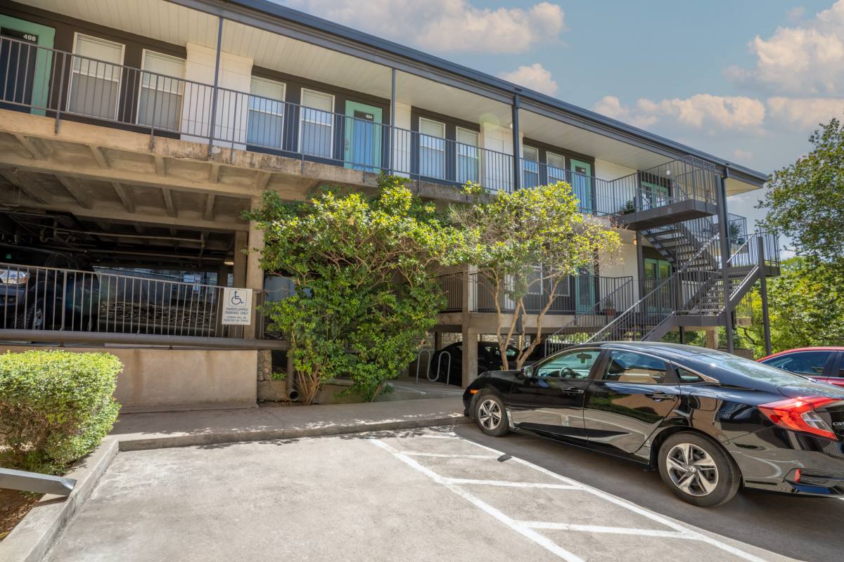 Apartment for rent at 2520 Longview St, Austin, TX 78705