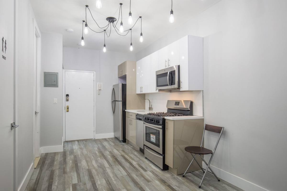 Apartment for rent at 2377 Belmont Ave, Bronx, NY 10458