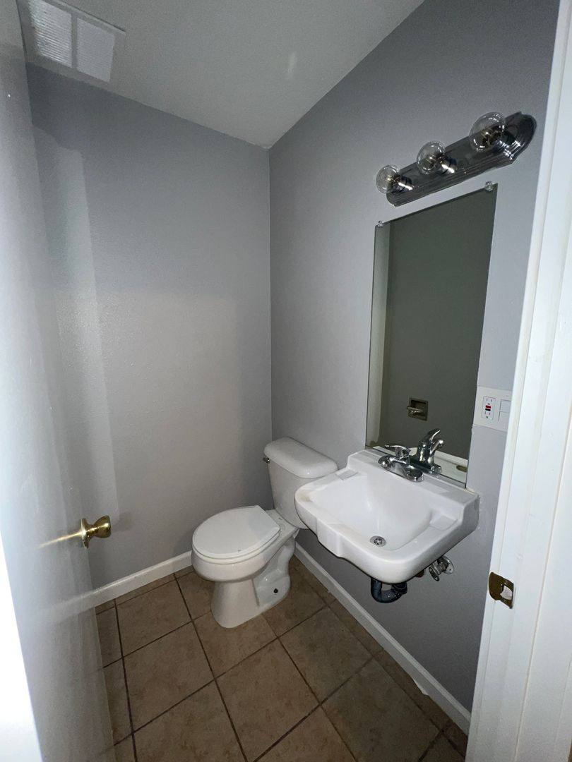 Apartment for rent at 810 W 1st Ave, Chico, CA 95926
