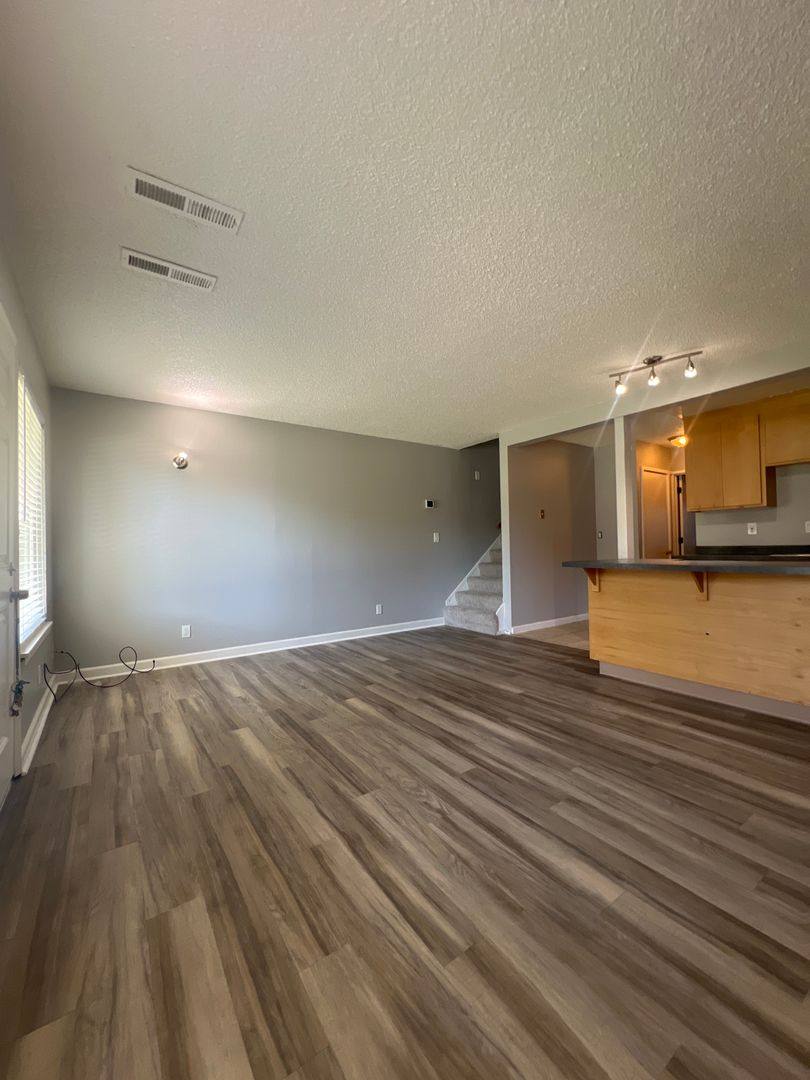 Apartment for rent at 810 W 1st Ave, Chico, CA 95926
