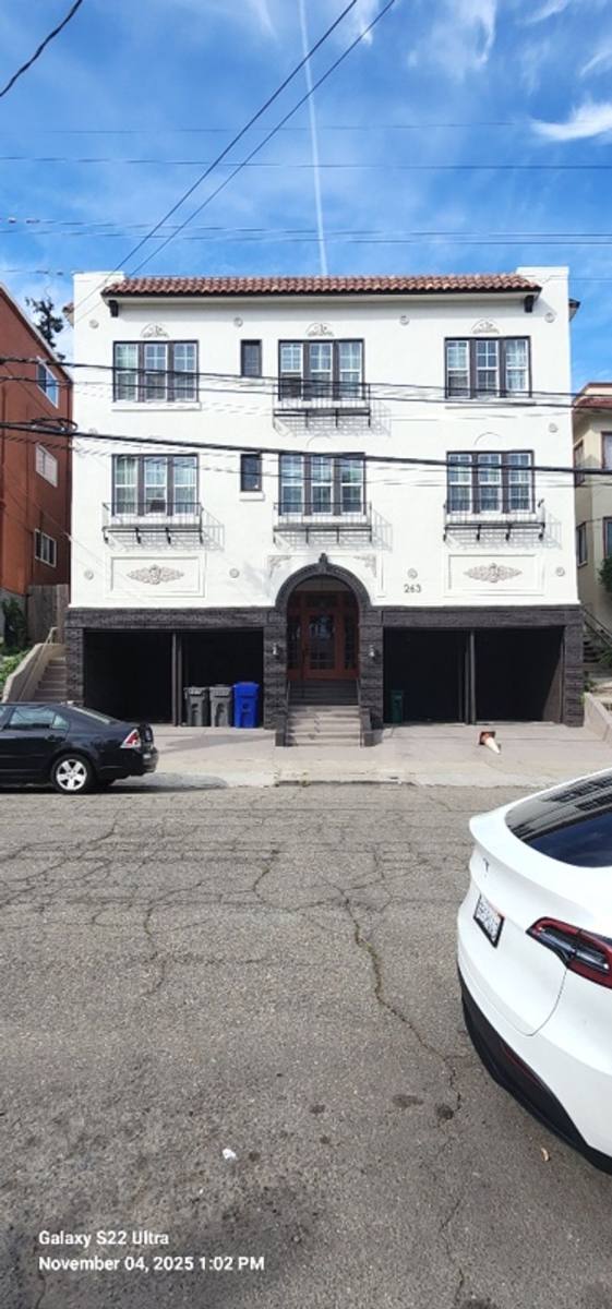 Apartment for rent at 263 Athol Ave, Oakland, CA 94606