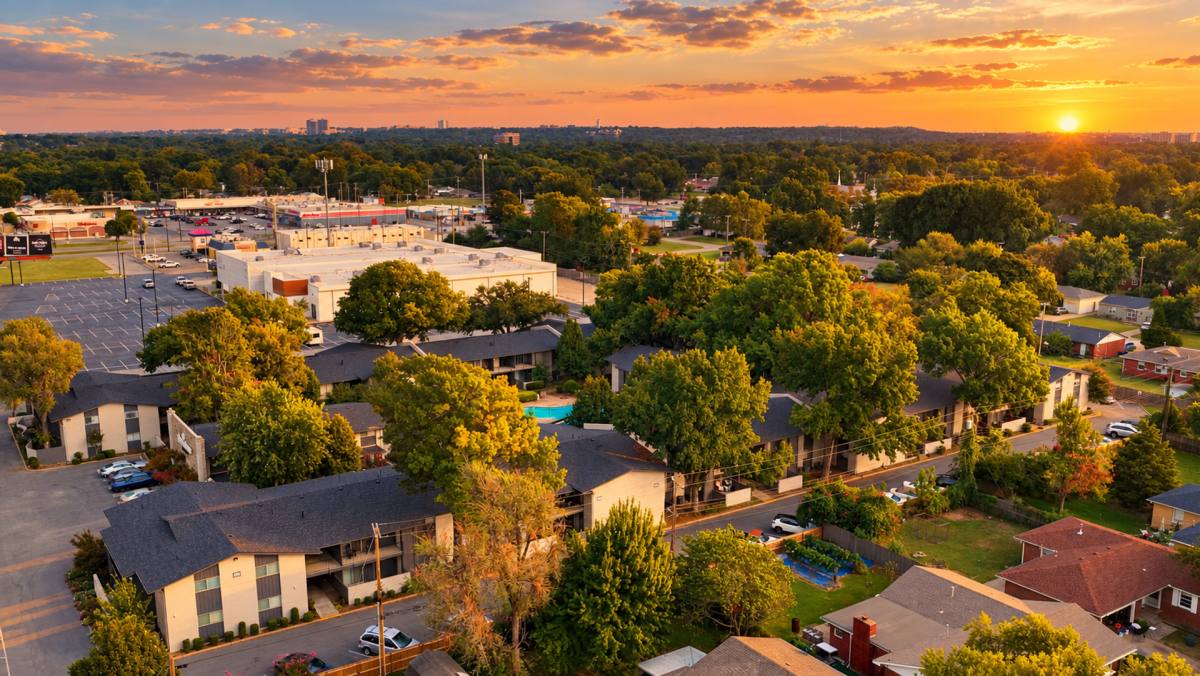 Royal Arms, 5101 S Madison Ave, Tulsa, OK 74105 - Townhouse for Rent - Image 5