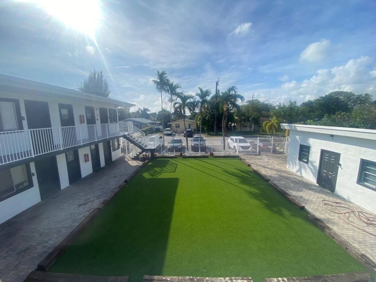 Apartment for rent at 2325-2331 Arthur St, Hollywood, FL 33020