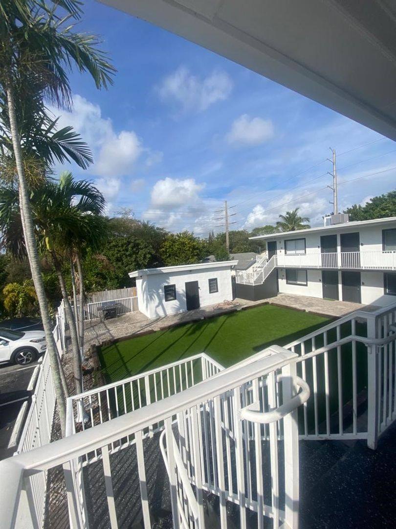 Apartment for rent at 2325-2331 Arthur St, Hollywood, FL 33020