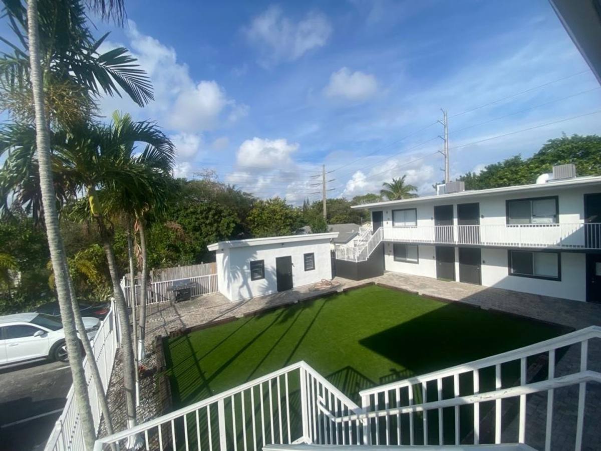 Apartment for rent at 2325-2331 Arthur St, Hollywood, FL 33020