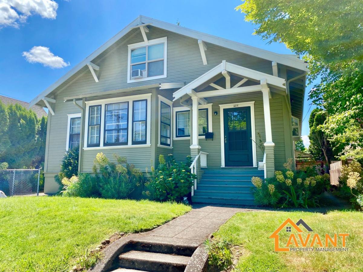 425 NE 70th, Portland, OR 97213 - Apartment For Rent - Image 1