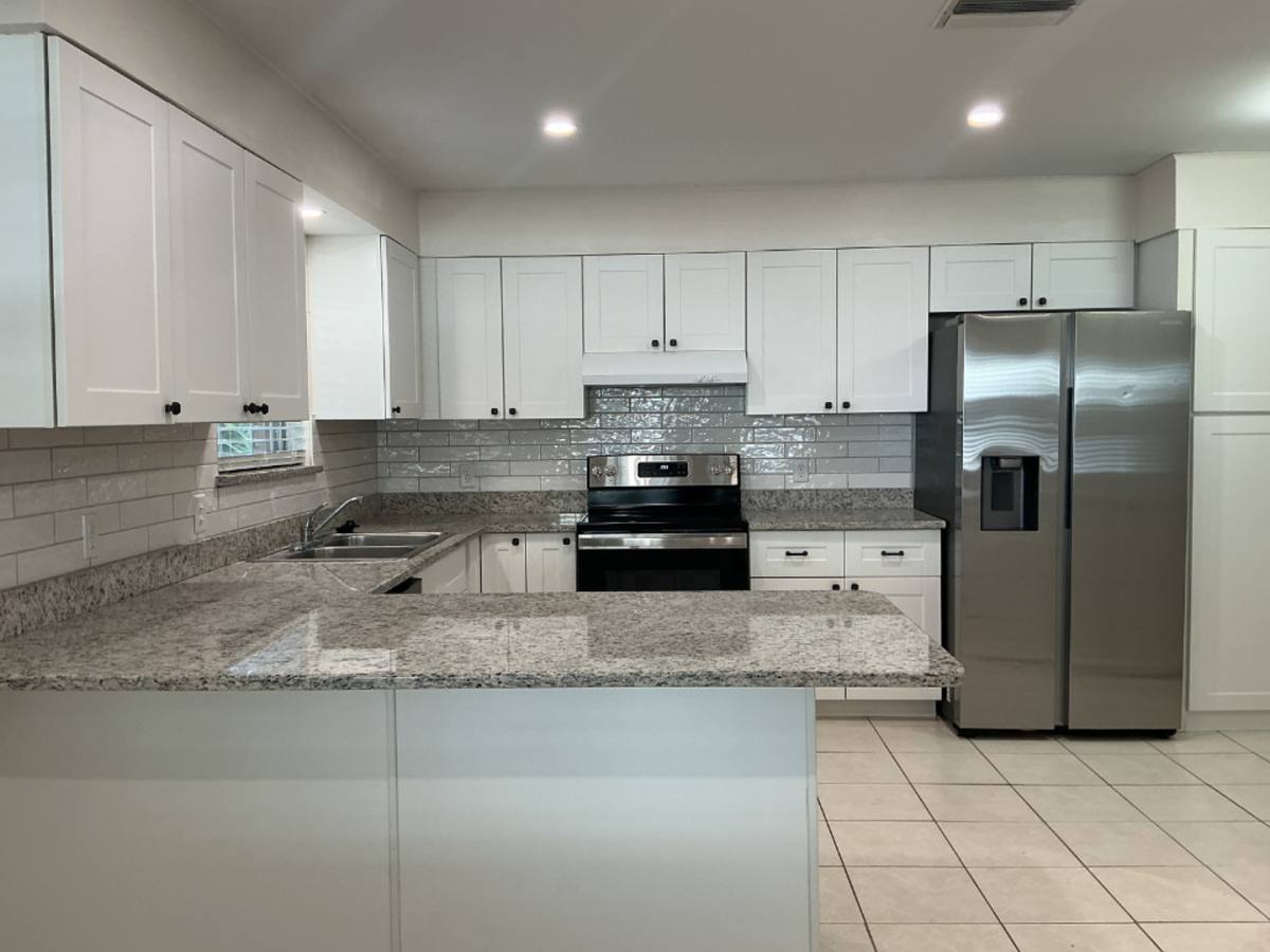 House for rent at 158 Lake Hollingsworth Dr, Lakeland, FL 33801