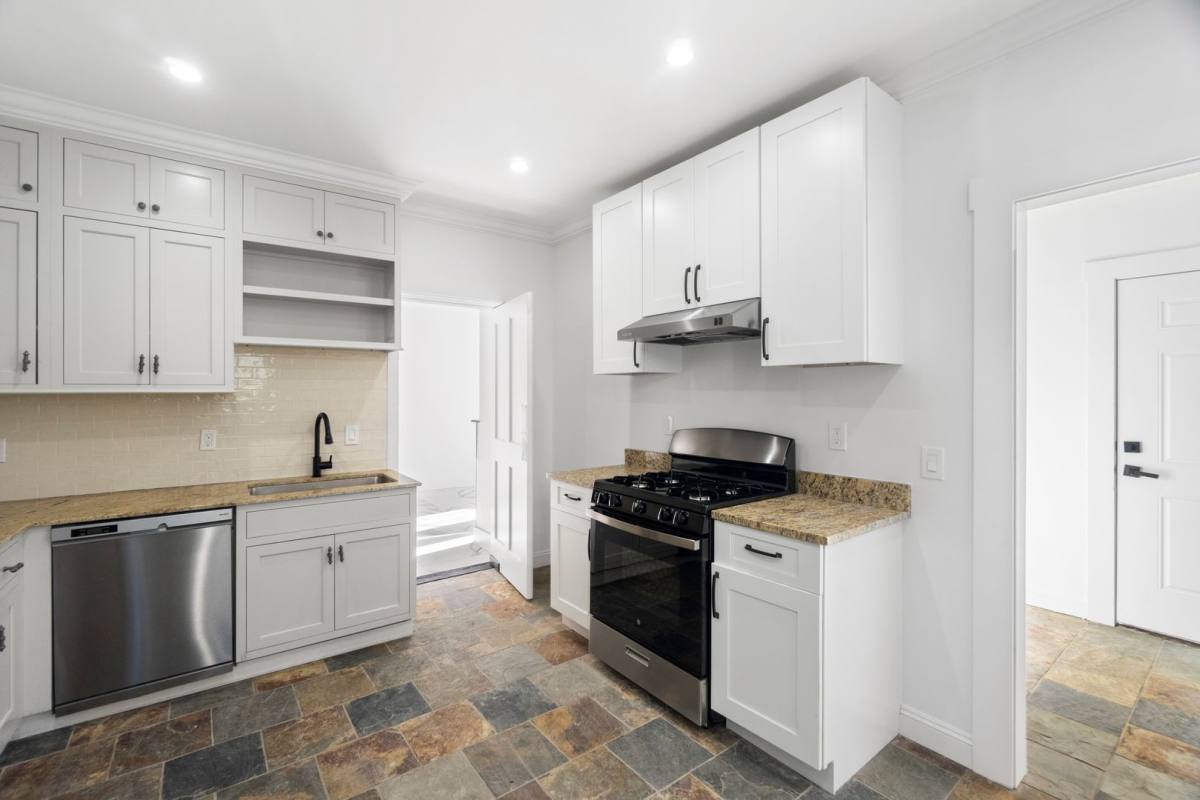 Apartment for rent at 54 Trumbull St, New Haven, CT 06510