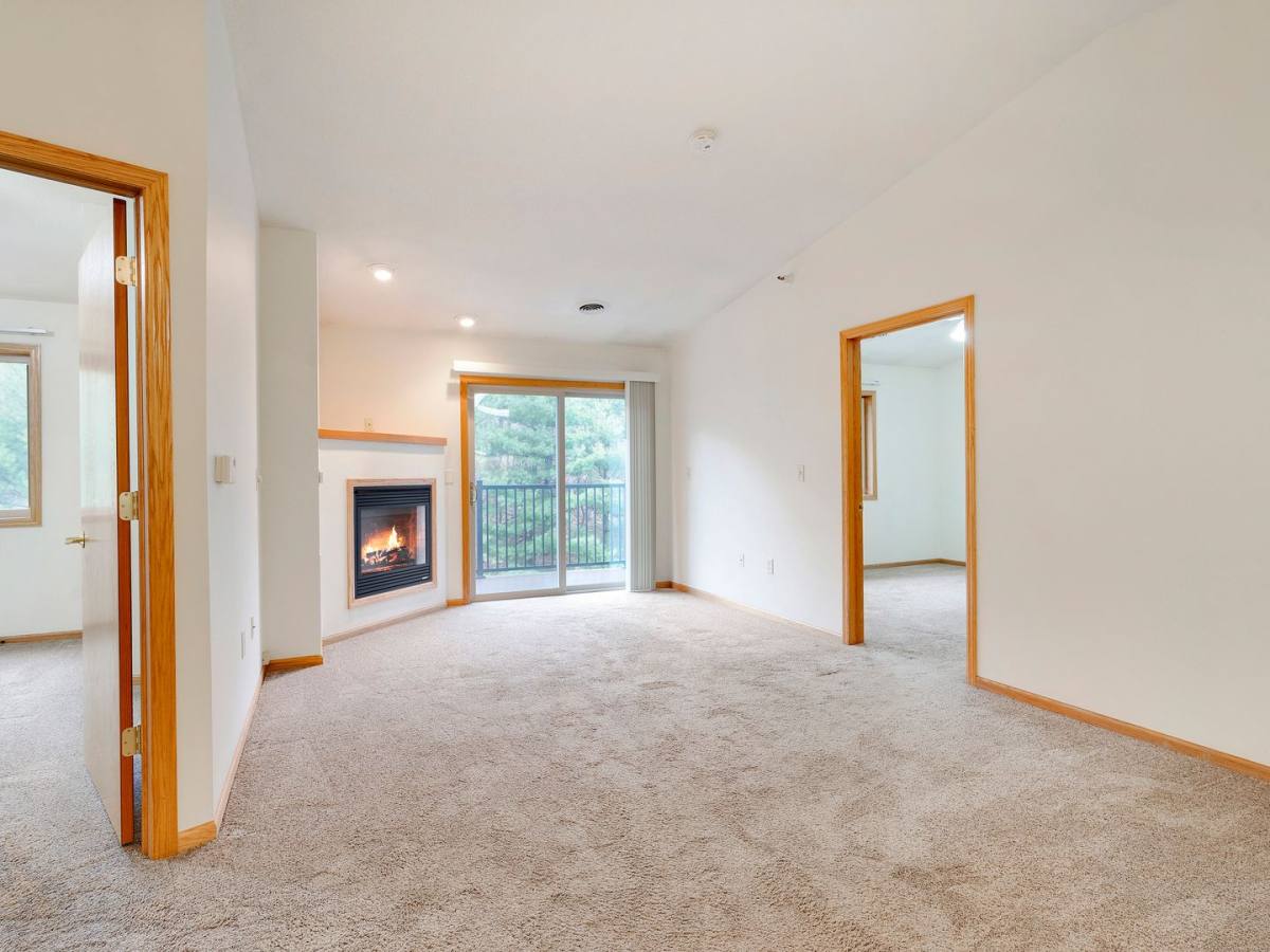 Apartment for rent at 135 Marcou Rd, Onalaska, WI 54650